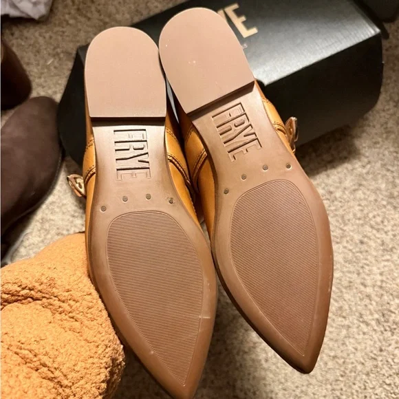 Elegant Tan Women's Mary Jane Shoes - Picture 4 of 7